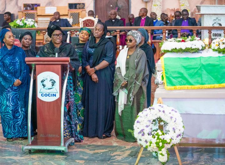 Senators’ Wives Bid Farewell To