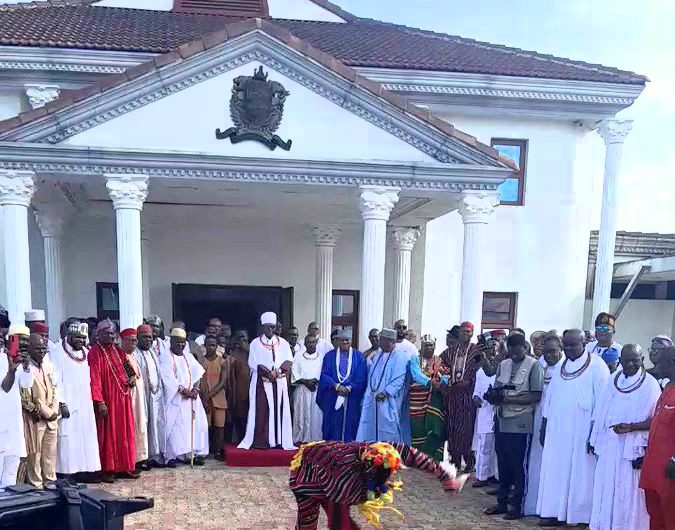 EDO TRADITIONAL RULERS DROP “HRH” TITLE, ADOPT “HRM” APPELLATION.
