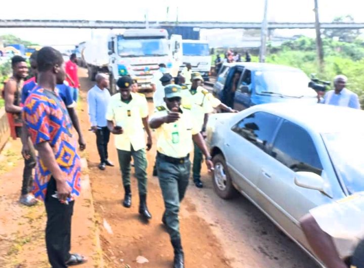 Heavy Gridlock in Ewekoro: Commuters Stranded as TRACE, Led by Omonayojo, Moves to Ease Traffic and Urges Patience Heavy Gridlock in Ewekoro: Commuters Stranded as TRACE, Led by Omonayojo, Moves to Ease Traffic and Urges Patience