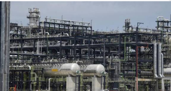 Dangote Refinery Dismisses Shutdown Claims, maintains 50 million Litres PMS Daily Output … Reaffirms N699 Gantry Price as Marketers Lift Over 48 million Litres on Sunday …Blasts Fuel Importers for Spreading Falsehoods and Exploiting Nigerians