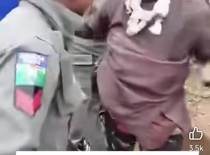 Breaking news: Suspected Bandit Arrested in Osogbo While Wearing Army and Amotekun Uniforms