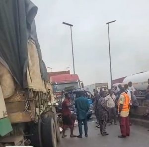 Motor Boy Dies as Multi-Vehicle Crash Triggers Massive Gridlock on Lagos-Ibadan Expressway